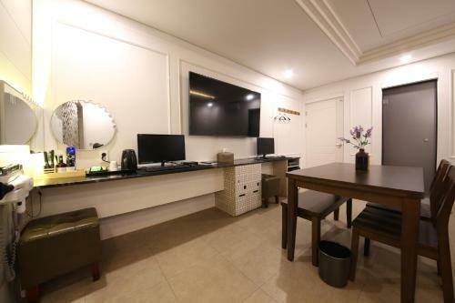 Look Motel