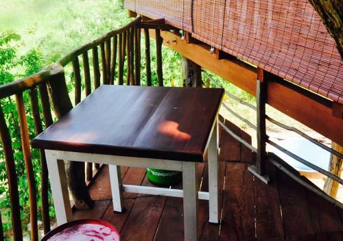 Lodge Elephant Watch Hut