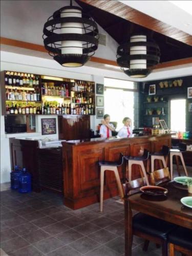 London Beach Resort And Hotel