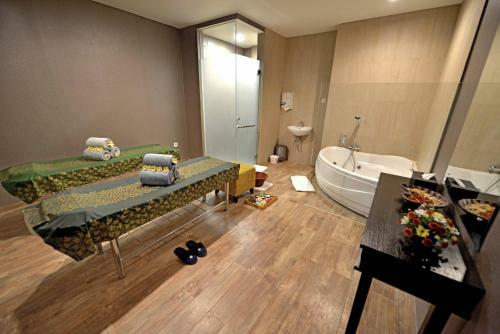 Hotel Golden Tulip Mataram