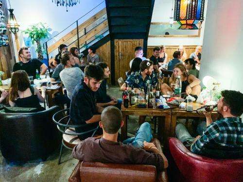 Chengdu Lazybones Hostel Templeside Poshpacker