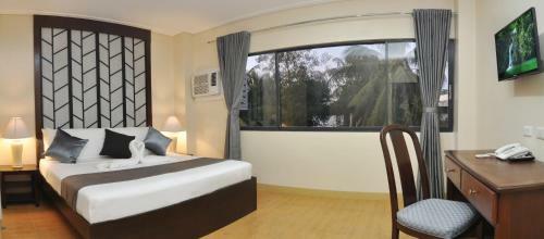 717 Cesar Place Hotel
