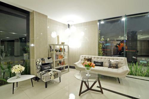 717 Cesar Place Hotel