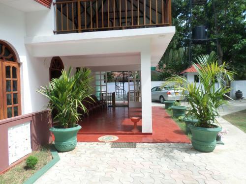 Posada Mayura Rest Inn