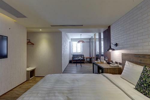 Lan Kwai Fong Garden Hotel