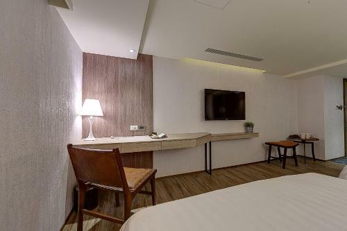 Lan Kwai Fong Garden Hotel