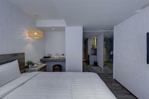 Lan Kwai Fong Garden Hotel
