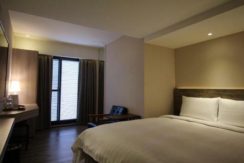 Lan Kwai Fong Garden Hotel