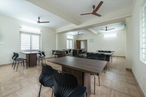 Bed & Breakfast Mount Kailash Suites