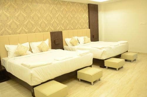 Hotel Ambaari Suites