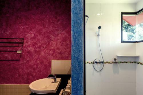 Hostal Bura Phat Resort