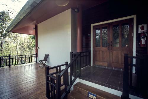 Hostal Bura Phat Resort