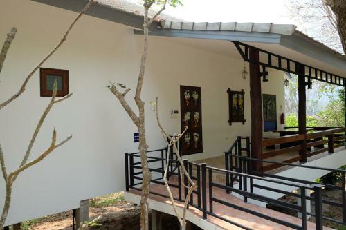 Hostal Bura Phat Resort