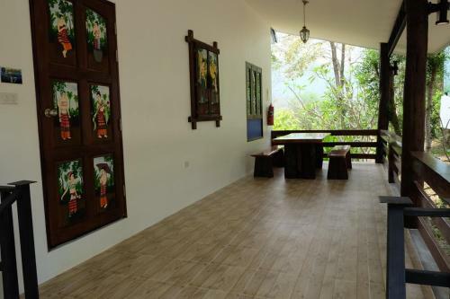 Hostal Bura Phat Resort