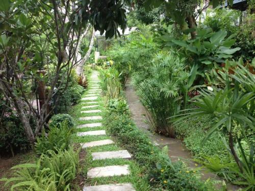 Hostal Bura Phat Resort