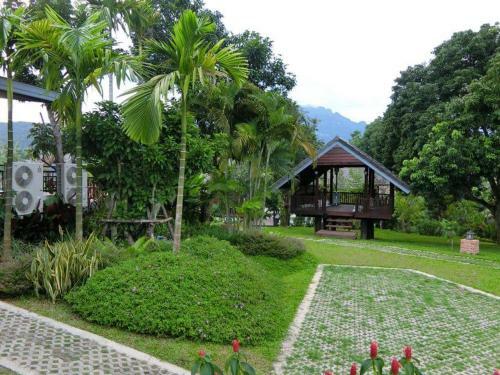 Hostal Bura Phat Resort