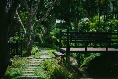 Hostal Bura Phat Resort