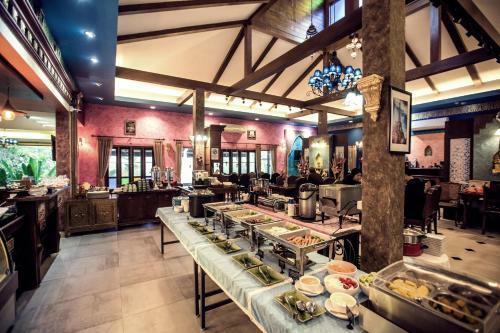 Hostal Bura Phat Resort