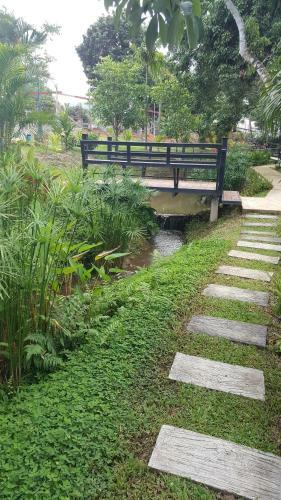 Hostal Bura Phat Resort