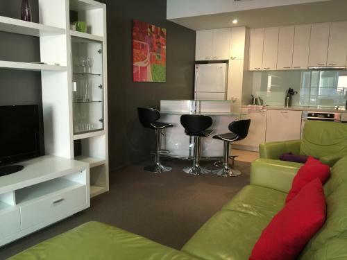 Port Melbourne Beach Apartment