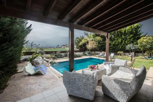 Sunny Coast Villa