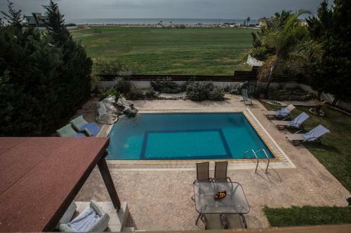 Sunny Coast Villa