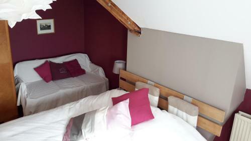 Hostal La Maison Brod�e
