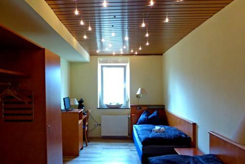 Messe-zimmer Tus-treff
