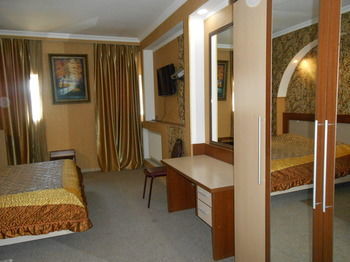 Dkd-bridge Hotel