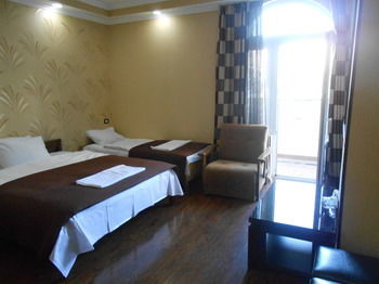Dkd-bridge Hotel