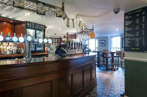 Hotel The Greyhound