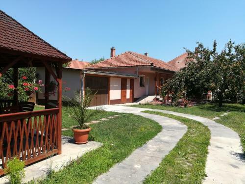 Tiszavir�g Apartmanh�z