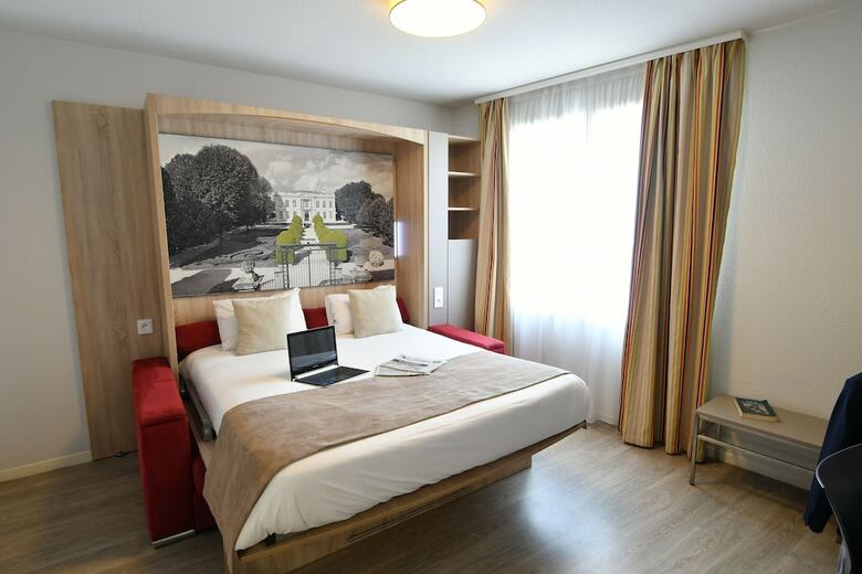 Aparthotel Appart-h�tel Mer & Golf City Bassins � Flot