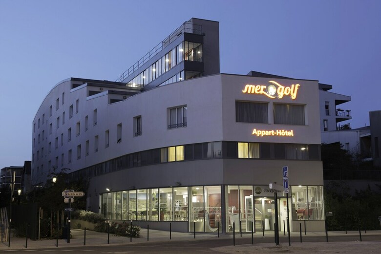 Aparthotel Appart-h�tel Mer & Golf City Bassins � Flot