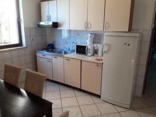 Apartments Damir 2838