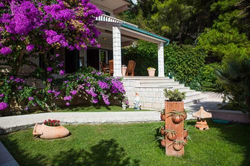 Villa Purple Rain