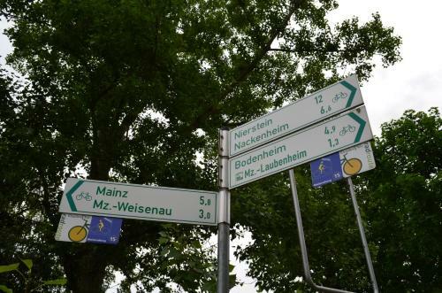 Hostal Zwei Raben Pension