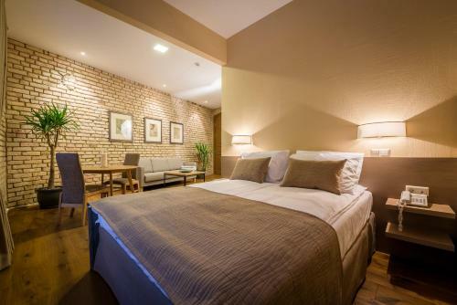 New Town Hotel