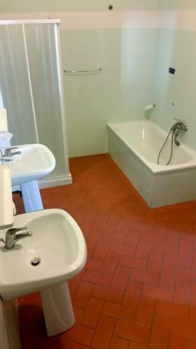 Hostal Hostel Ospitalia Del Mare