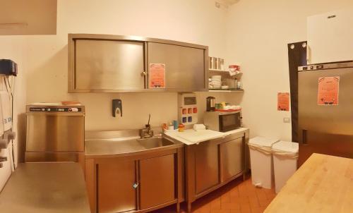 Hostal Hostel Ospitalia Del Mare