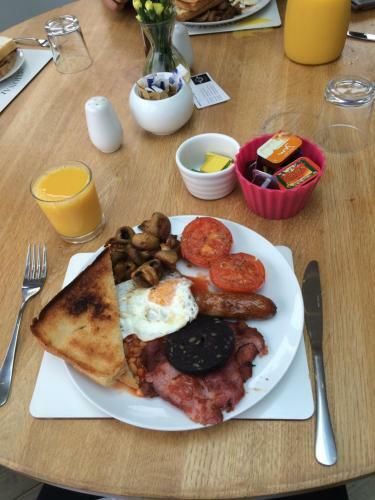 Hostal Barton Gate Farm B&B