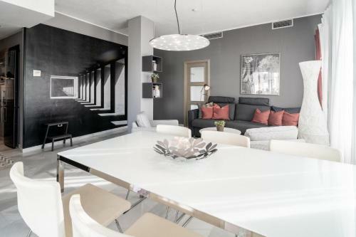 Rg - Elegant 2 Bedroom Apartment In Puerto B