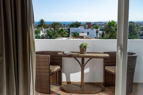 Rg - Elegant 2 Bedroom Apartment In Puerto B