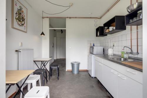 Hostal Bed And Breakfast Zuid Oost Heesterveld / Bnb Zoh