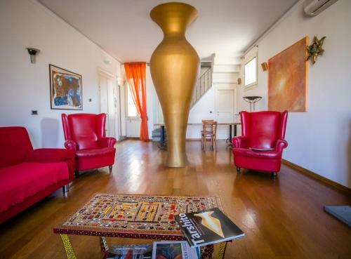 Pandora Halldis Apartment