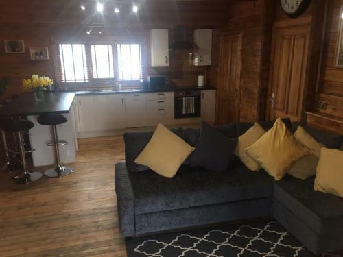 The Lakeside Lodge