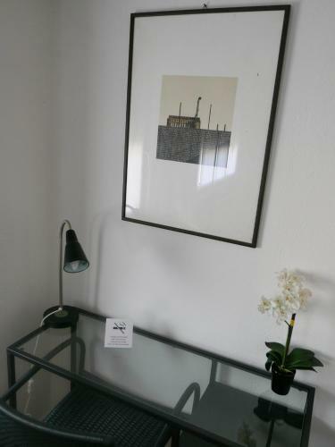 Hostal Guesthouse Flora