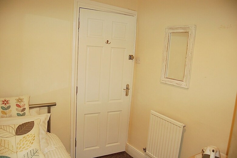 Hostal Saint Cadfans Lodge