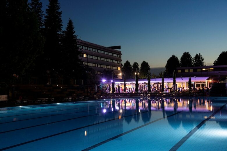 Living Place Hotel