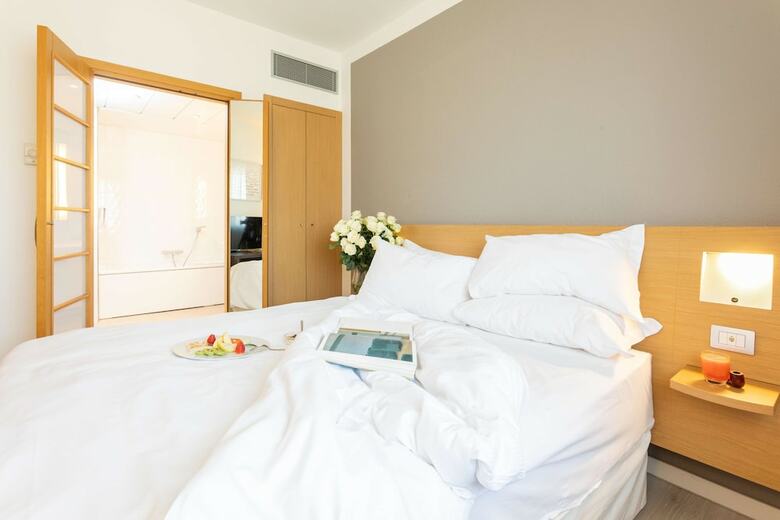 Living Place Hotel